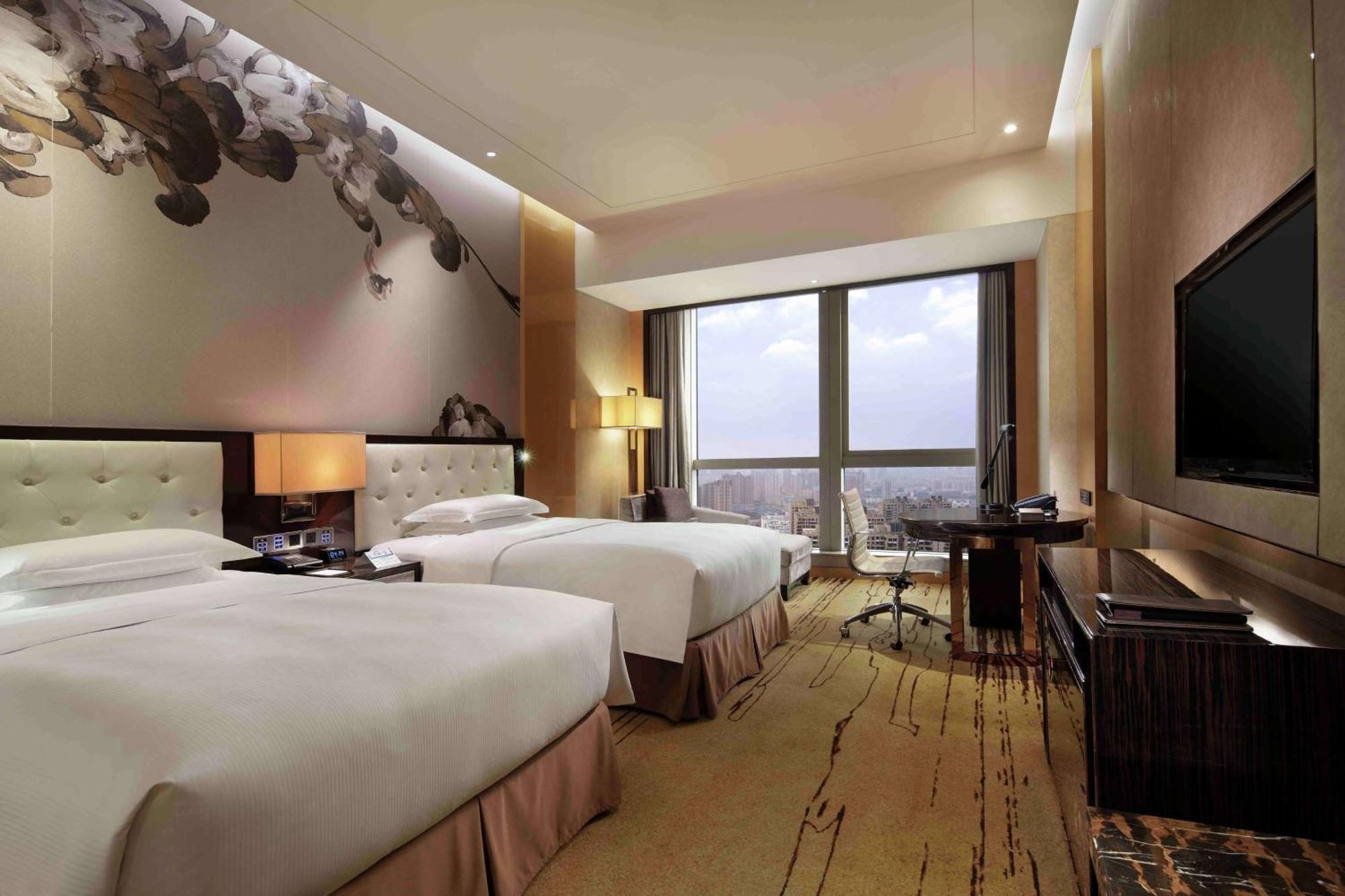 Hotel Hilton Zhengzhou Exterior foto