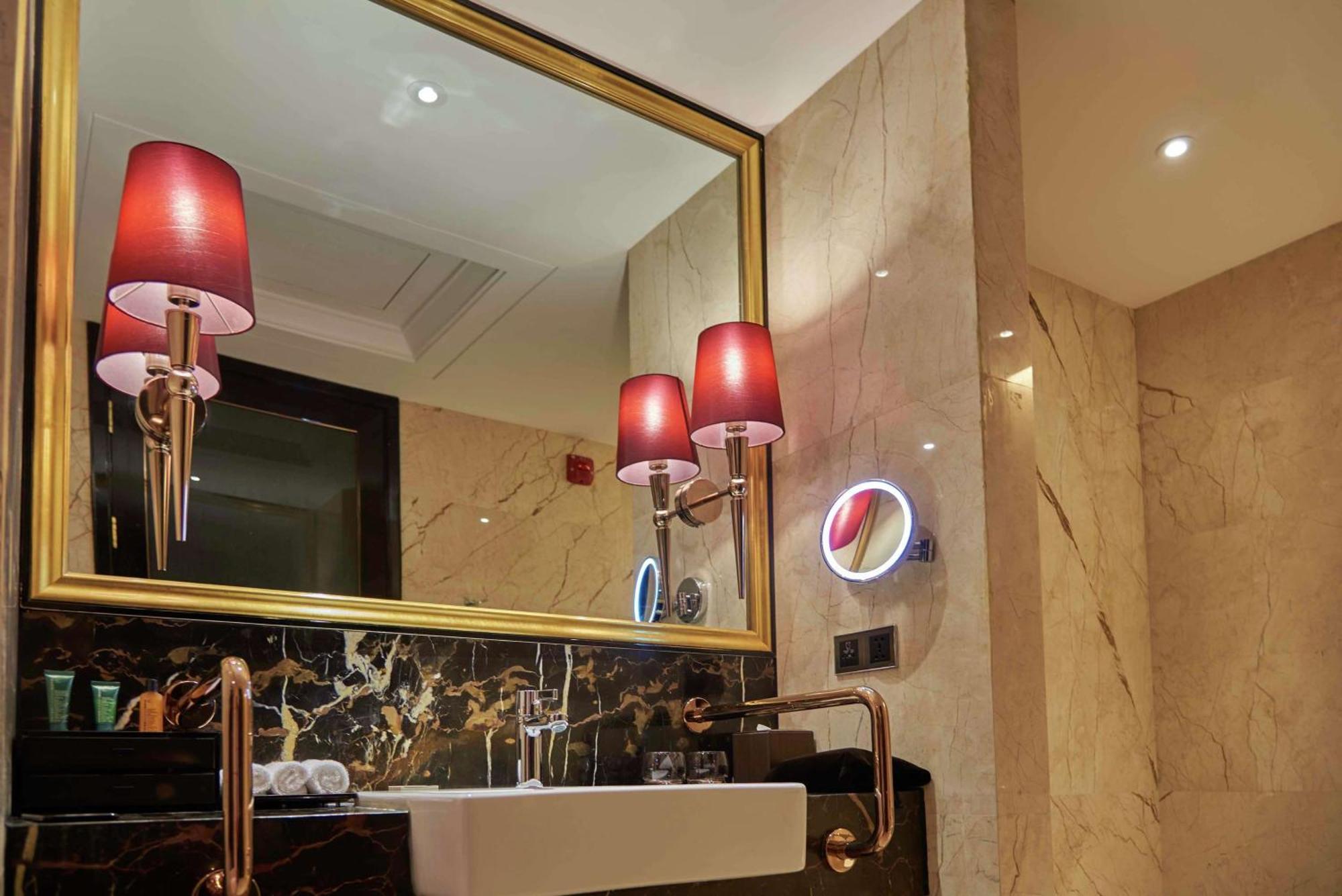 Hotel Hilton Zhengzhou Exterior foto