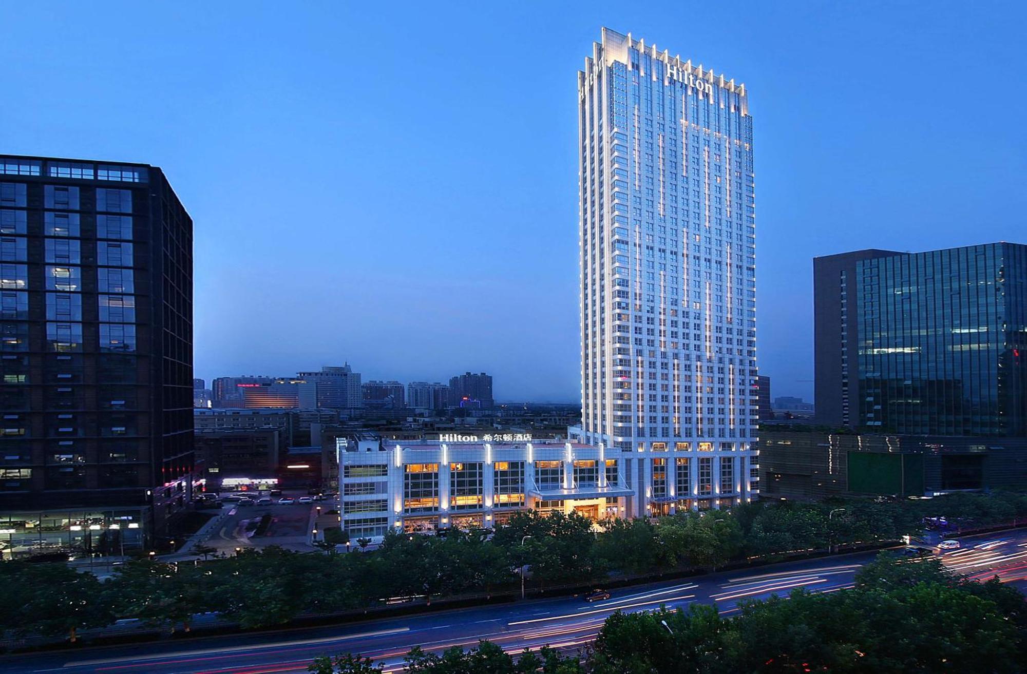 Hotel Hilton Zhengzhou Exterior foto