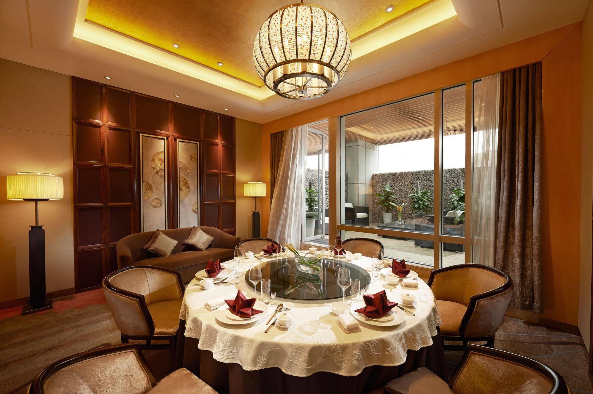 Hotel Hilton Zhengzhou Exterior foto